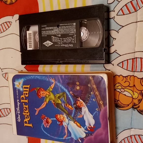 Barely Used, Like New, Lot of 4 Disney VHS Vintage & Collectible Movie Classics - Picture 10 of 15